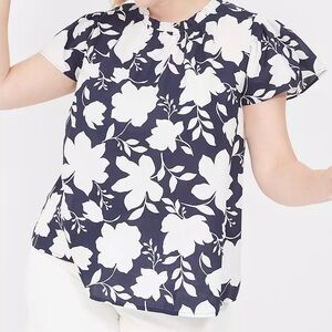 Lane Bryant Subtle Swing Capslevee floral top 22/24